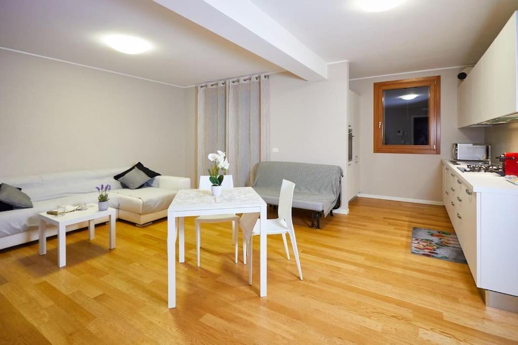 Center Aviano Comfort Suite Free Parking Wifi Exterior photo