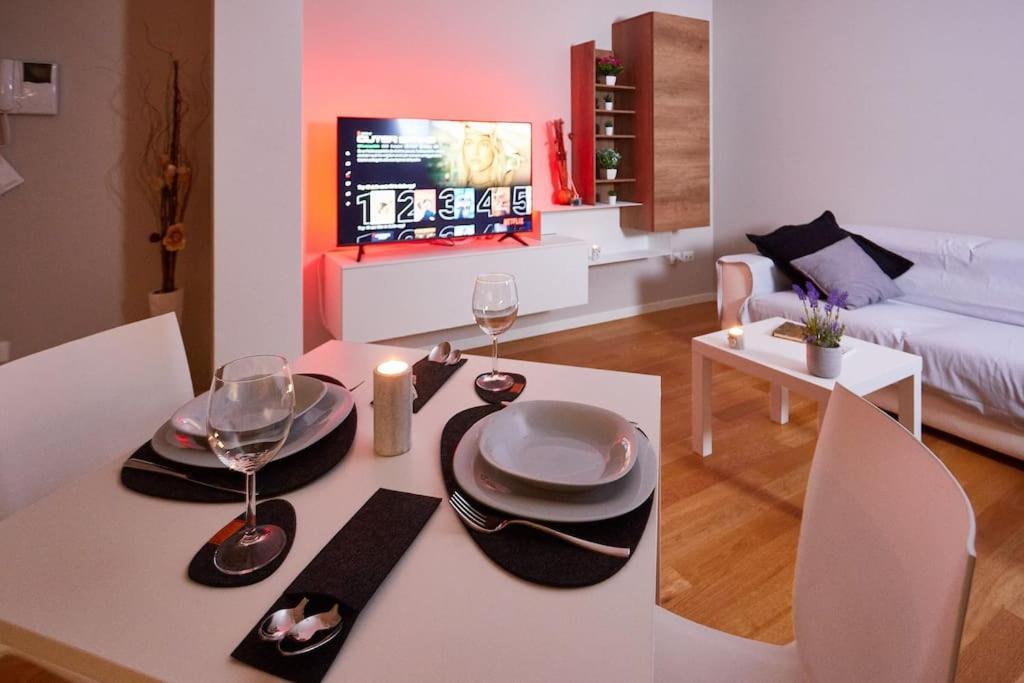 Center Aviano Comfort Suite Free Parking Wifi Exterior photo